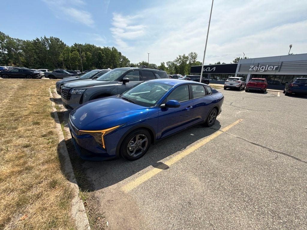 2025 Kia K4 LXS