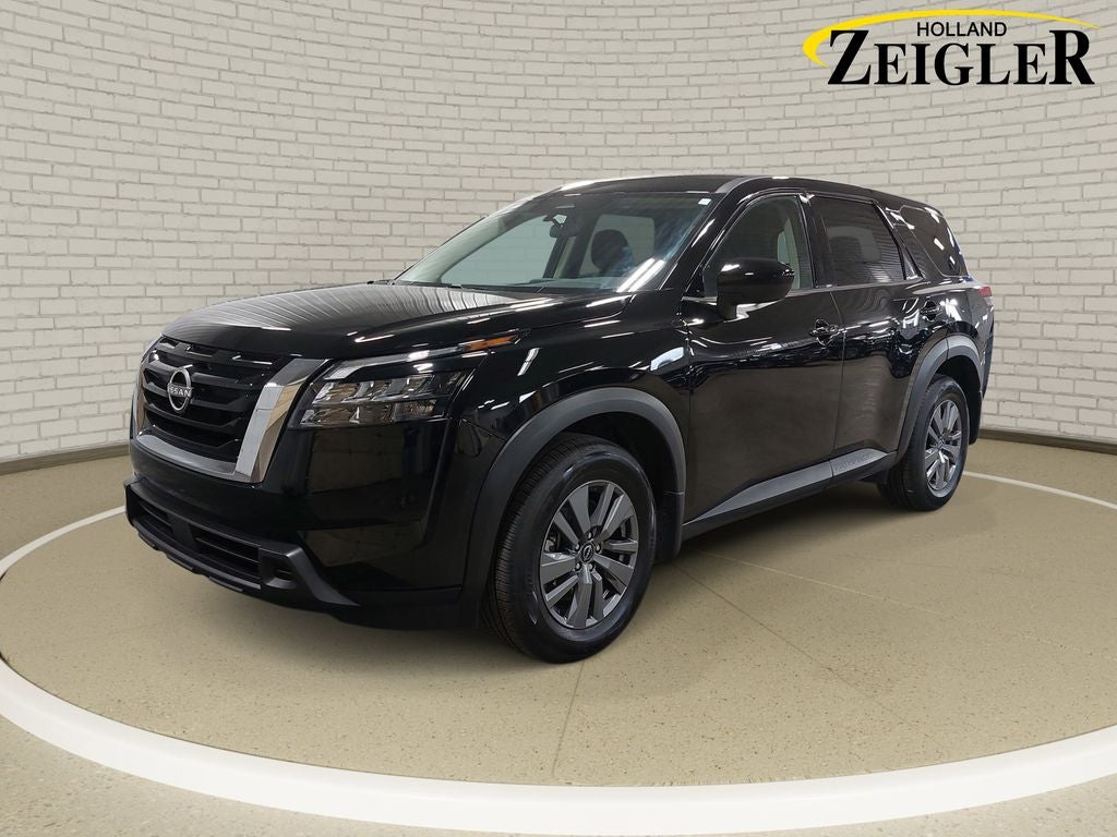 2025 Nissan Pathfinder S