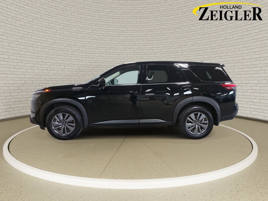 2025 Nissan Pathfinder S