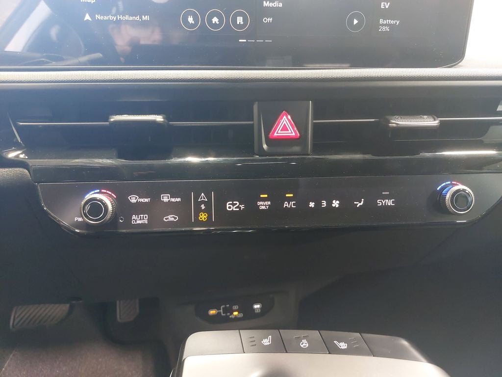 2025 Kia EV6 Light