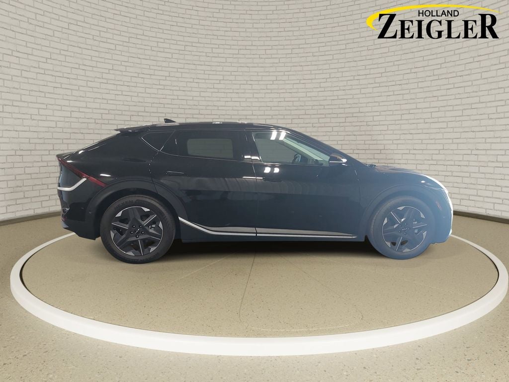 2025 Kia EV6 Light