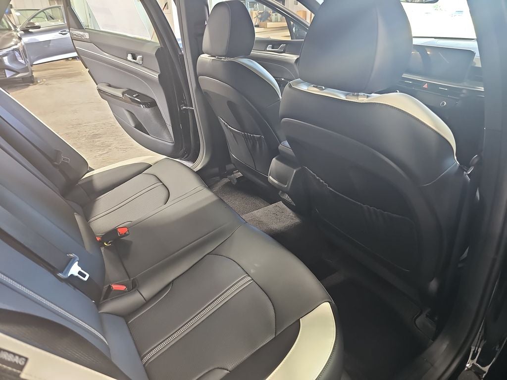 2026 Kia K5 GT-Line - Photo 11