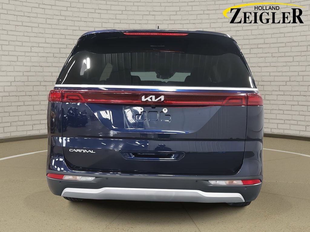 2023 Kia Carnival LX