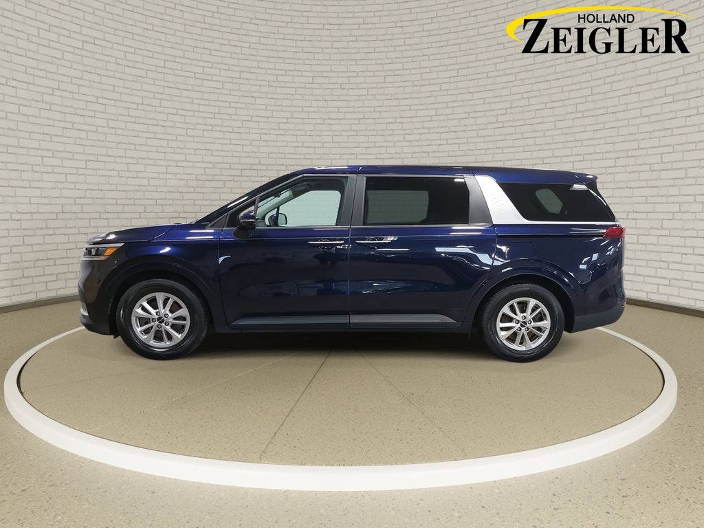 2023 Kia Carnival LX