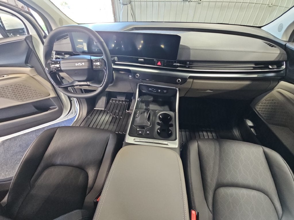 2027 Kia Carnival LXS