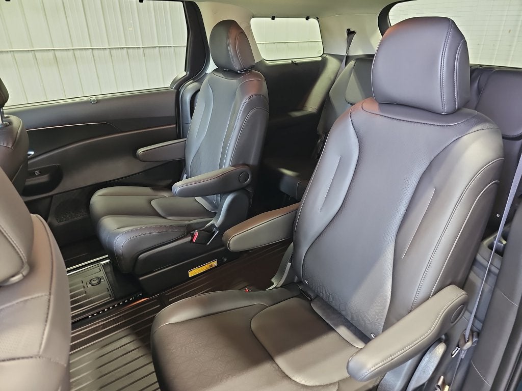 2027 Kia Carnival EX