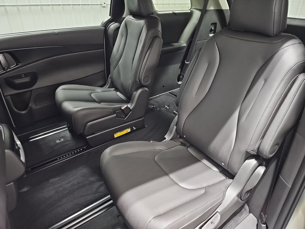 2027 Kia Carnival EX