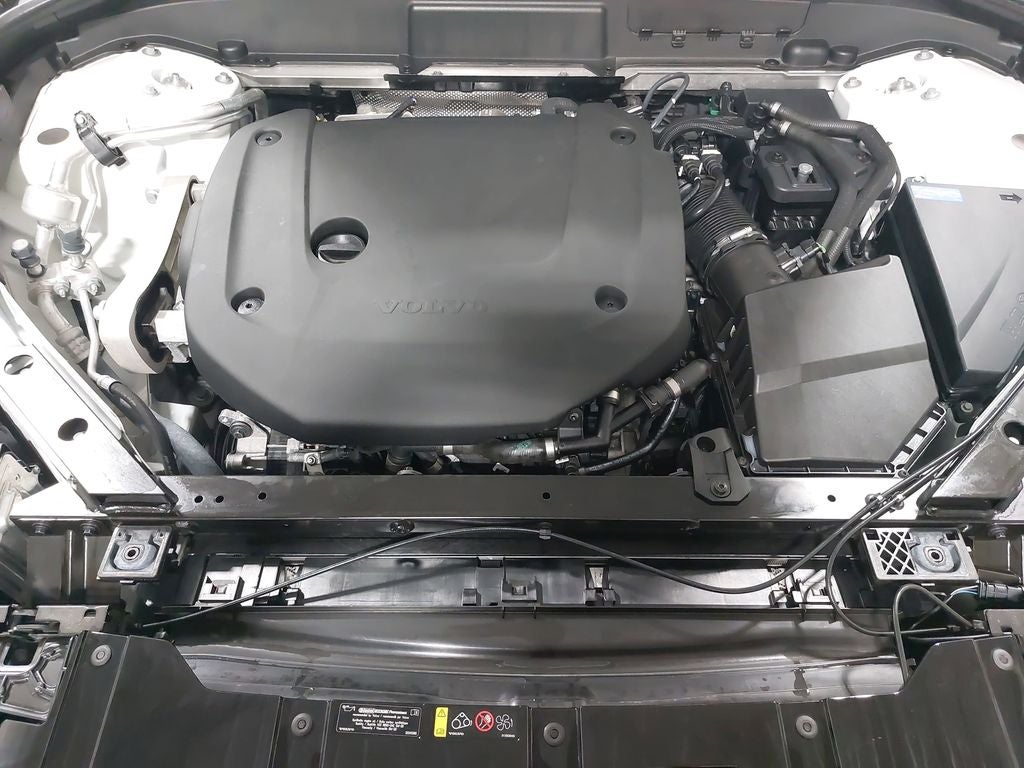 2023 Volvo XC60 B6 Ultimate Bright Theme