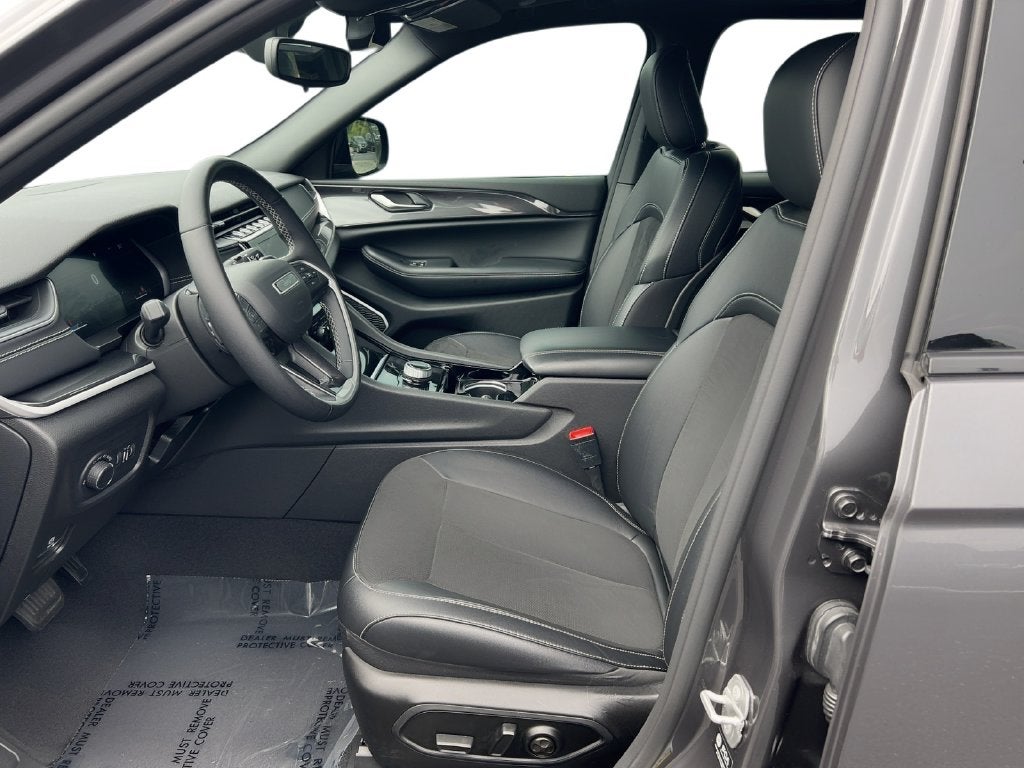 2022 Jeep Grand Cherokee Altitude