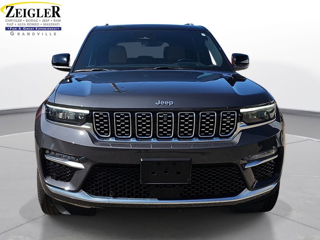 2022 Jeep Grand Cherokee Summit
