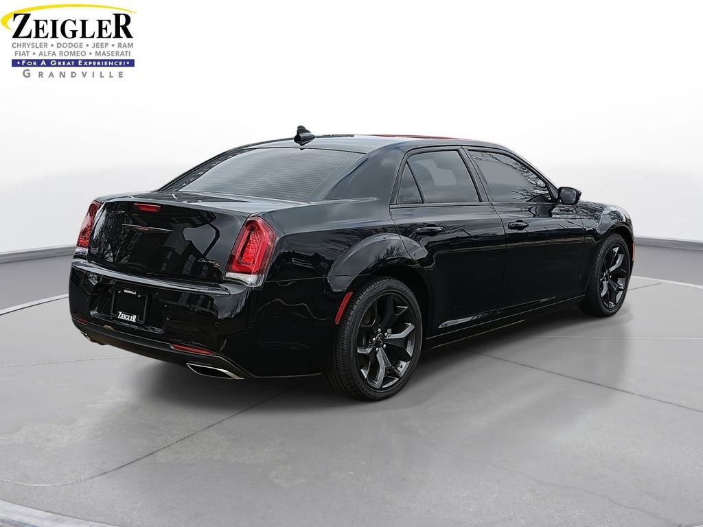2023 Chrysler 300 S Comfort Group Package