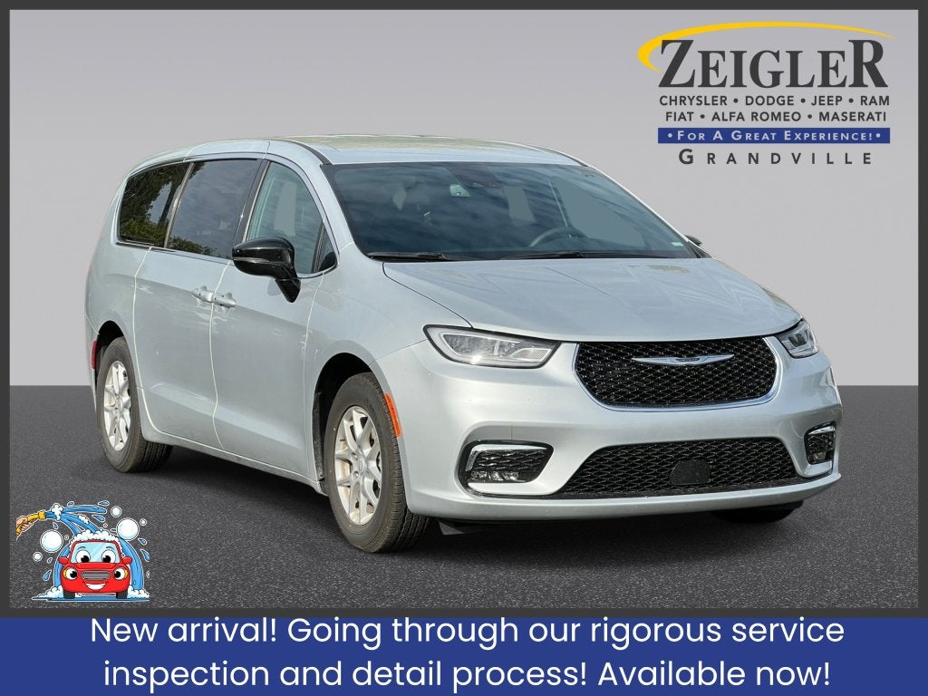 2026 Chrysler Pacifica Select