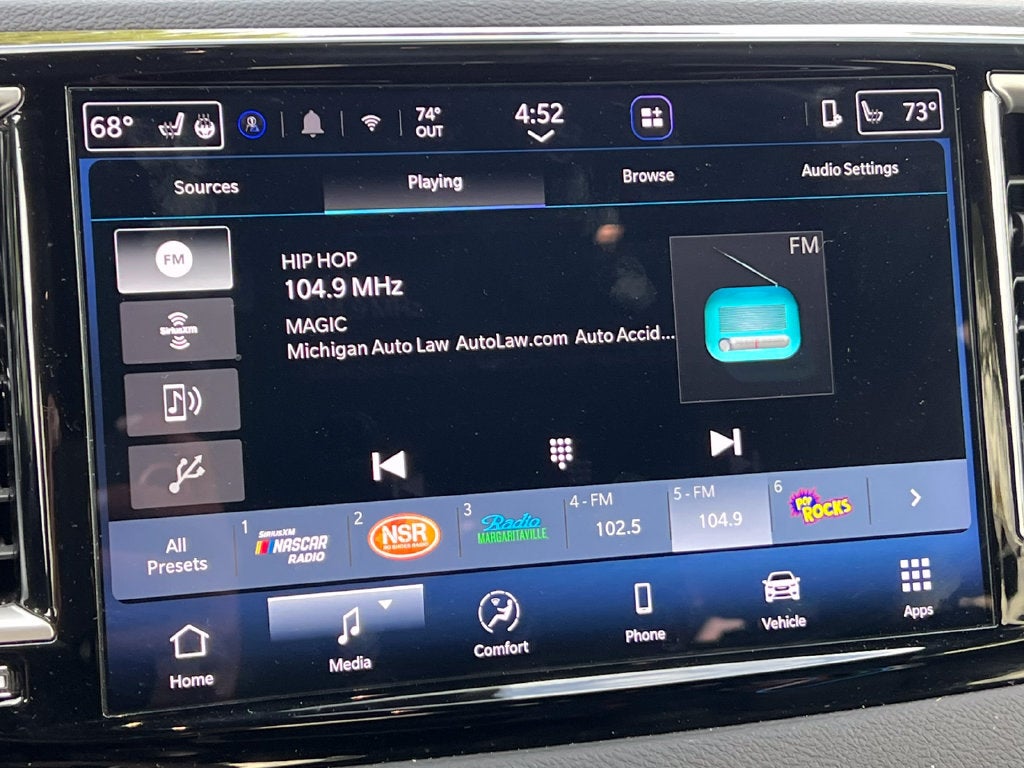 2026 Chrysler Pacifica Select
