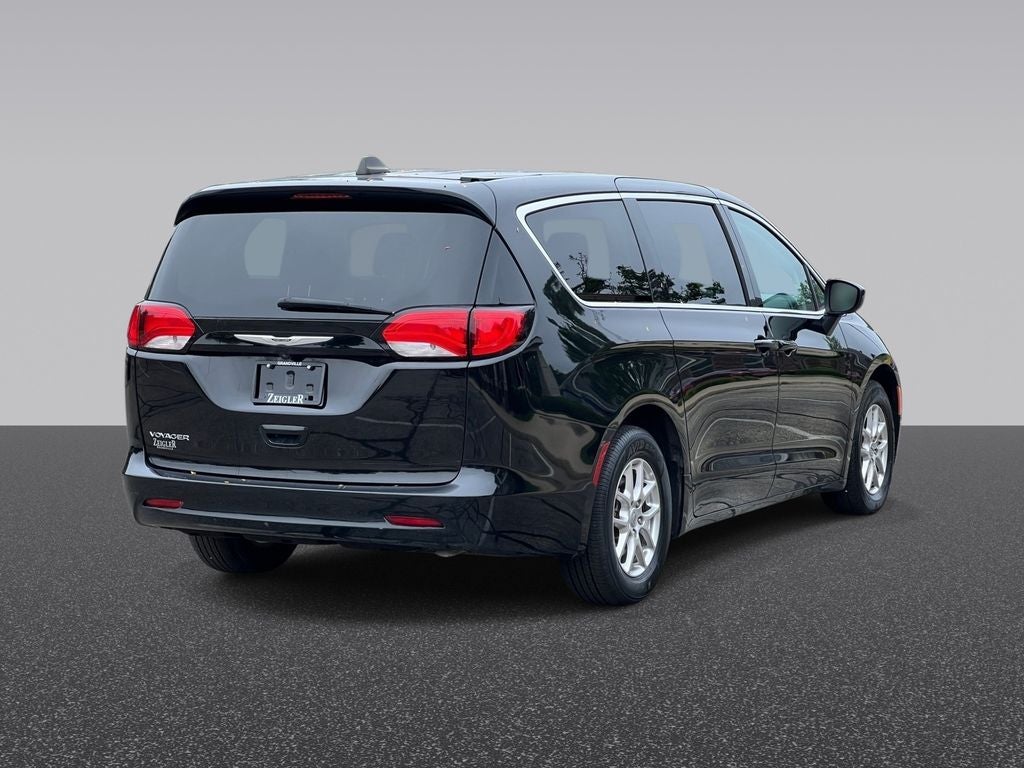 2024 Chrysler Voyager LX