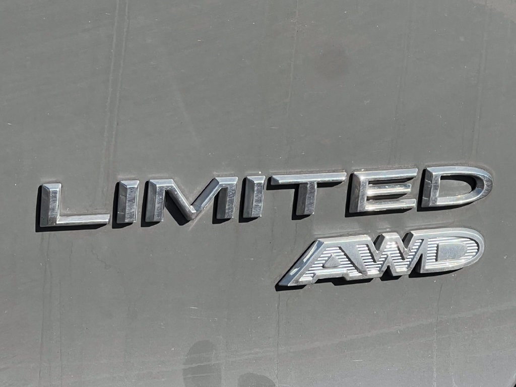 2023 Chrysler Pacifica Limited AWD