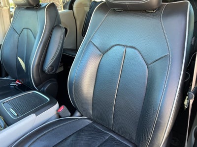2023 Chrysler Pacifica Limited AWD