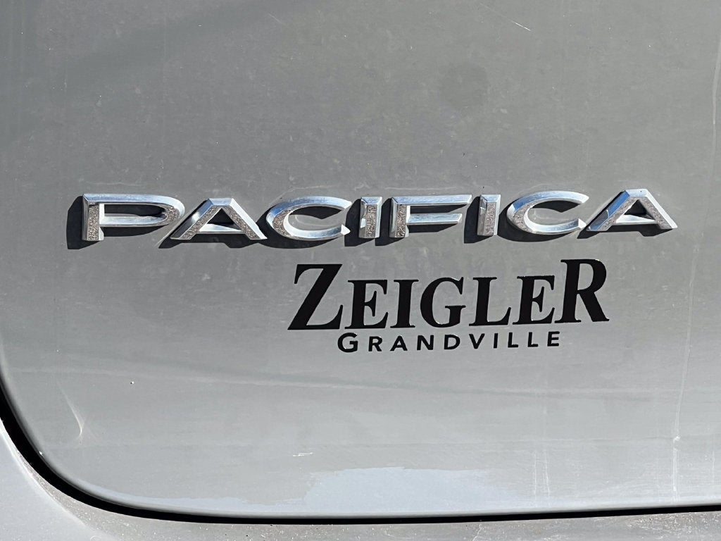 2023 Chrysler Pacifica Limited AWD