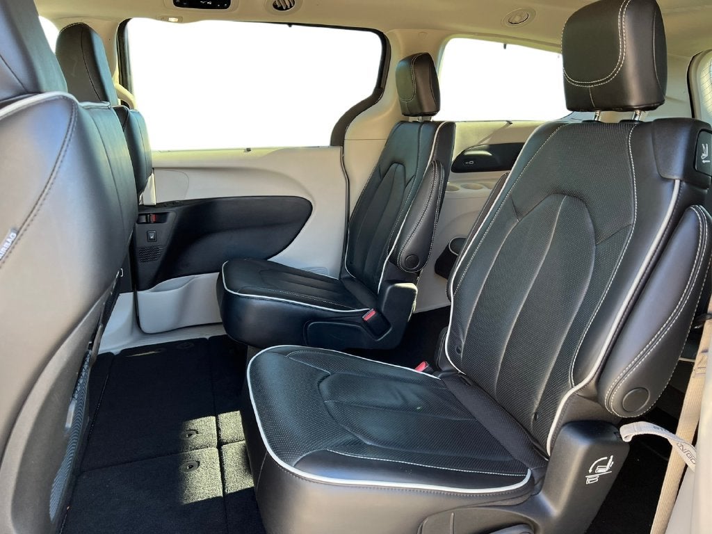 2023 Chrysler Pacifica Limited AWD