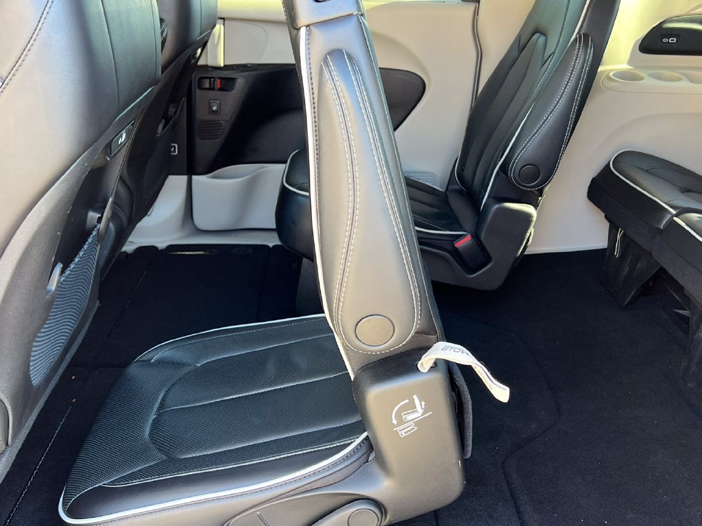2023 Chrysler Pacifica Limited AWD