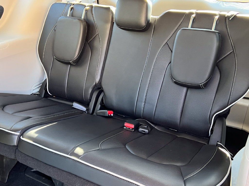 2023 Chrysler Pacifica Limited AWD