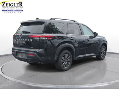 2025 Nissan Pathfinder SV