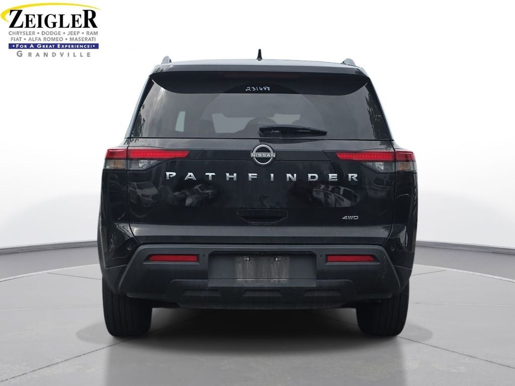 2025 Nissan Pathfinder SV