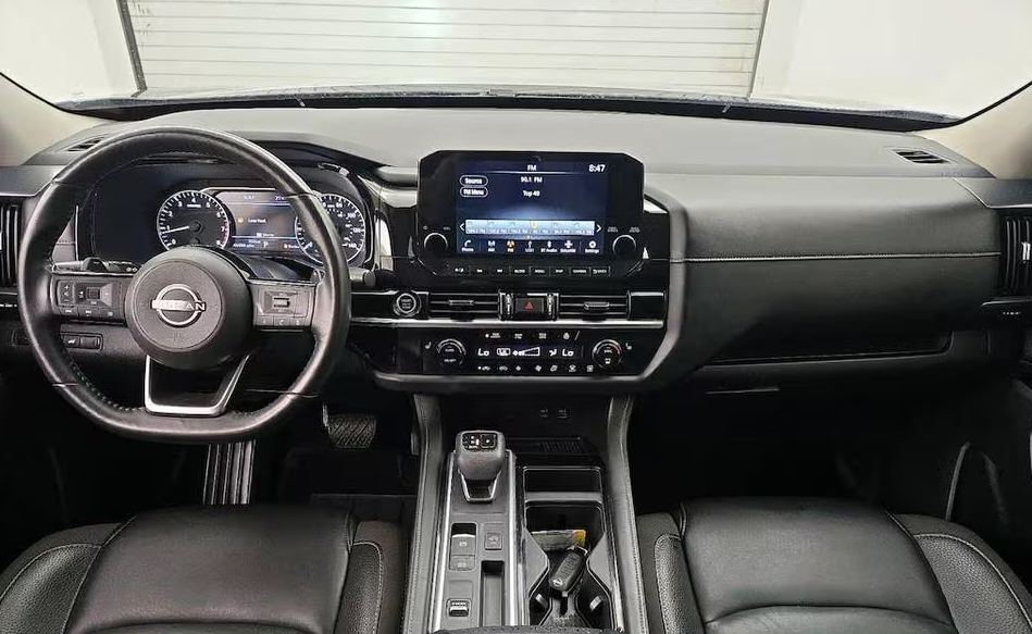 2023 Nissan Pathfinder SL