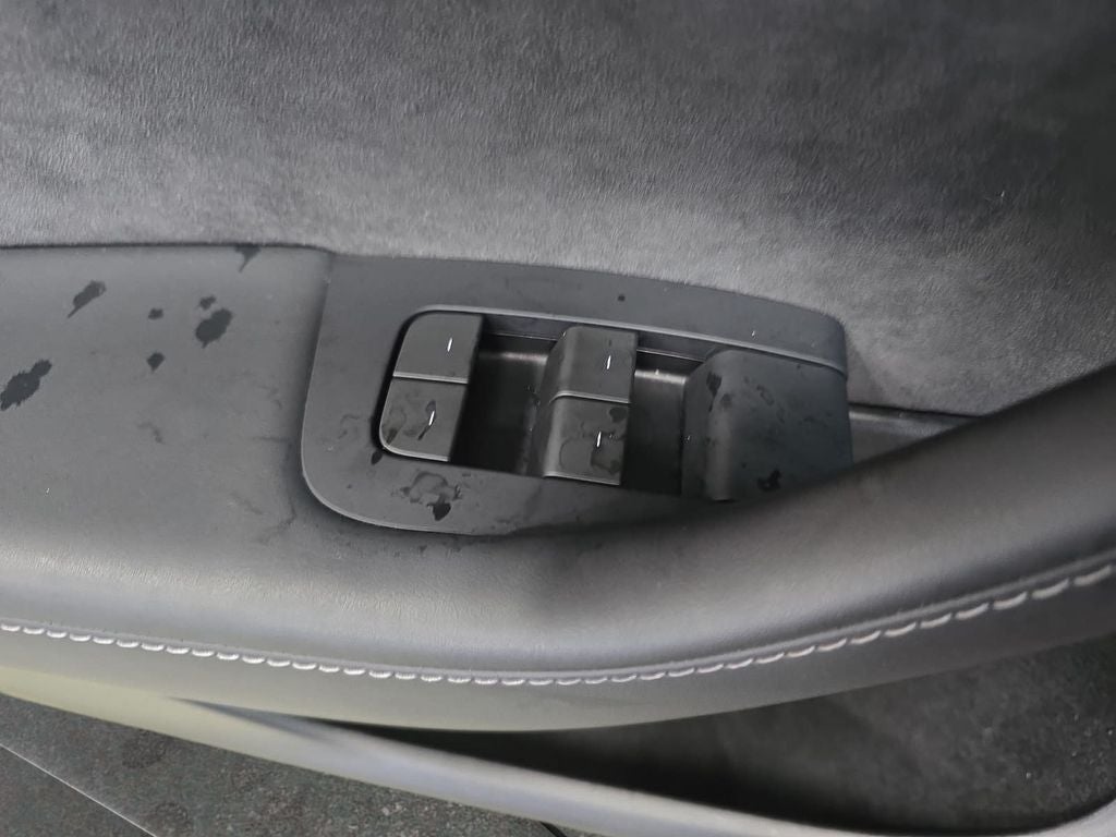 2024 Tesla Model Y Performance