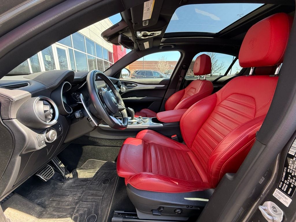 2023 Alfa Romeo Stelvio Veloce AWD
