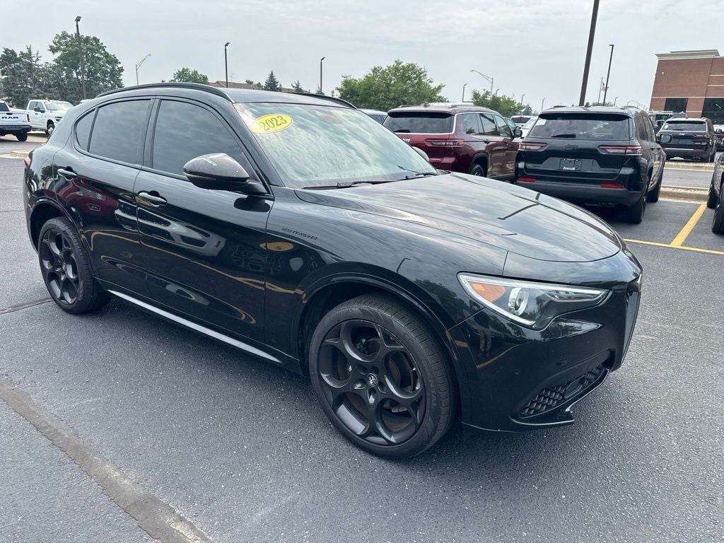 2023 Alfa Romeo Stelvio Base