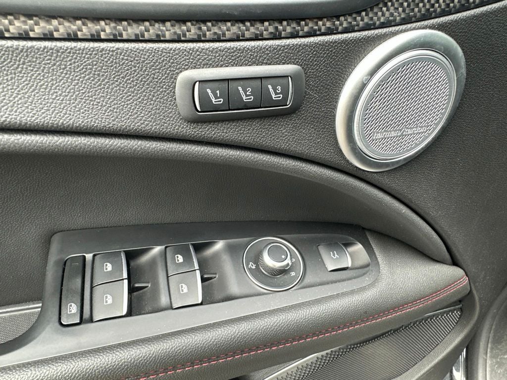 2023 Alfa Romeo Stelvio Base