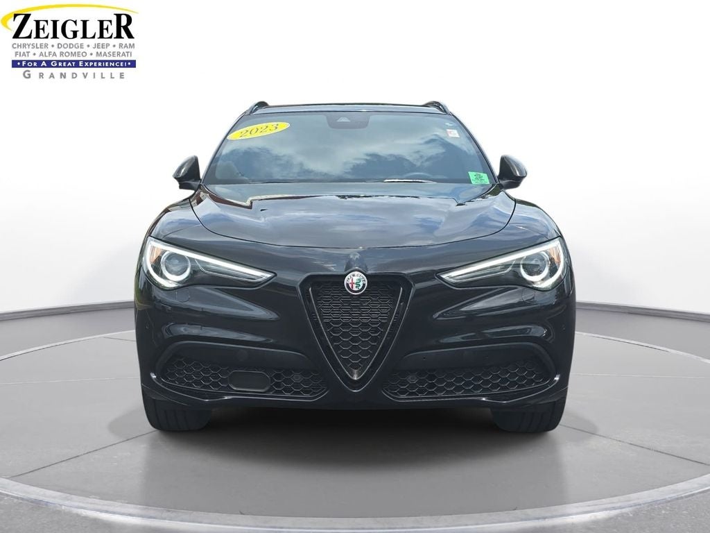 2023 Alfa Romeo Stelvio Base