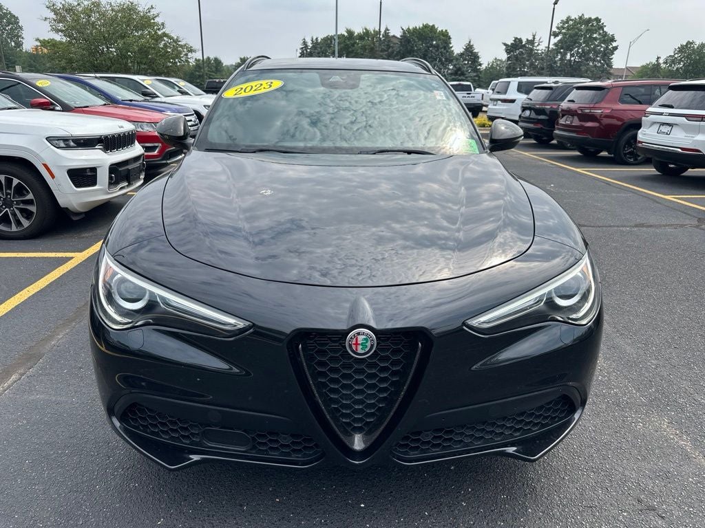 2023 Alfa Romeo Stelvio Base