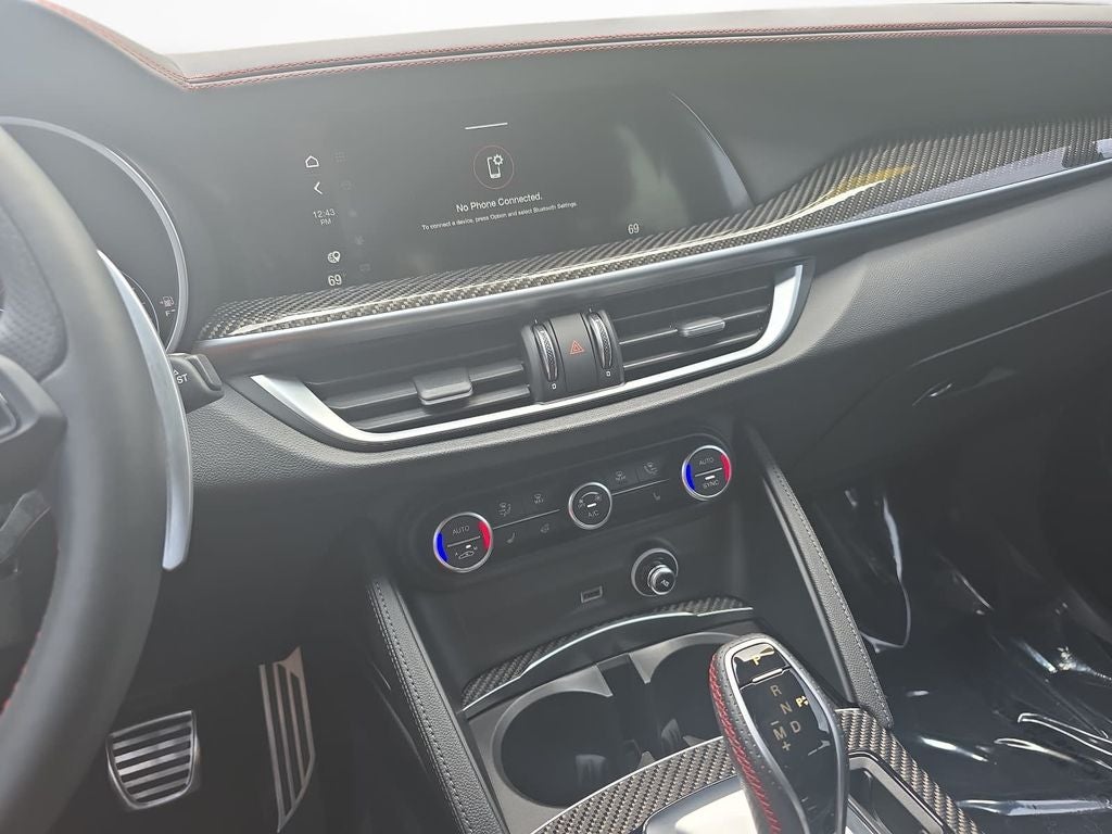 2023 Alfa Romeo Stelvio Base