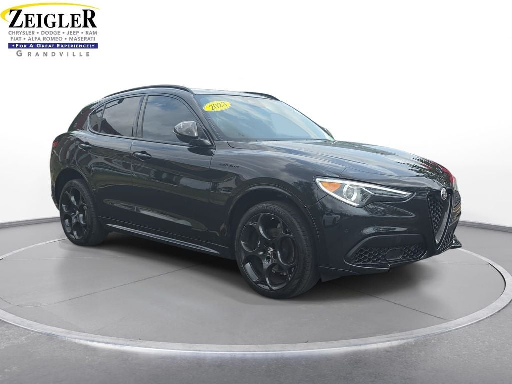 2023 Alfa Romeo Stelvio Base