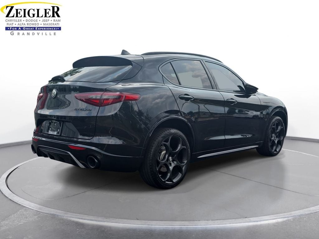 2023 Alfa Romeo Stelvio Base