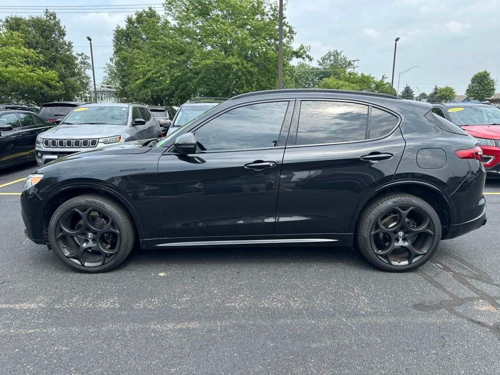 2023 Alfa Romeo Stelvio Base