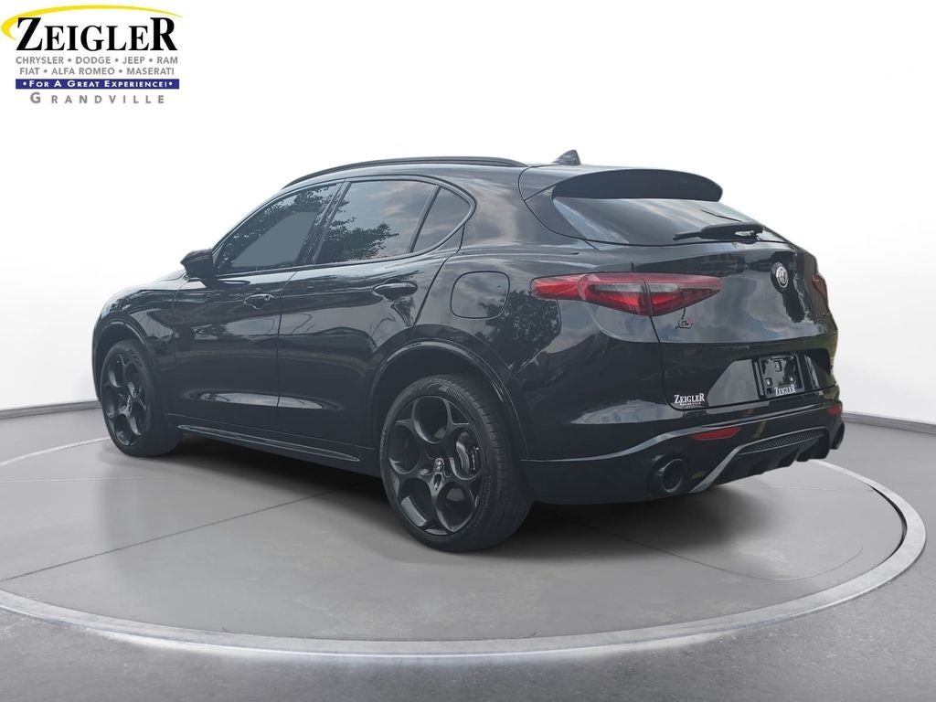 2023 Alfa Romeo Stelvio Base
