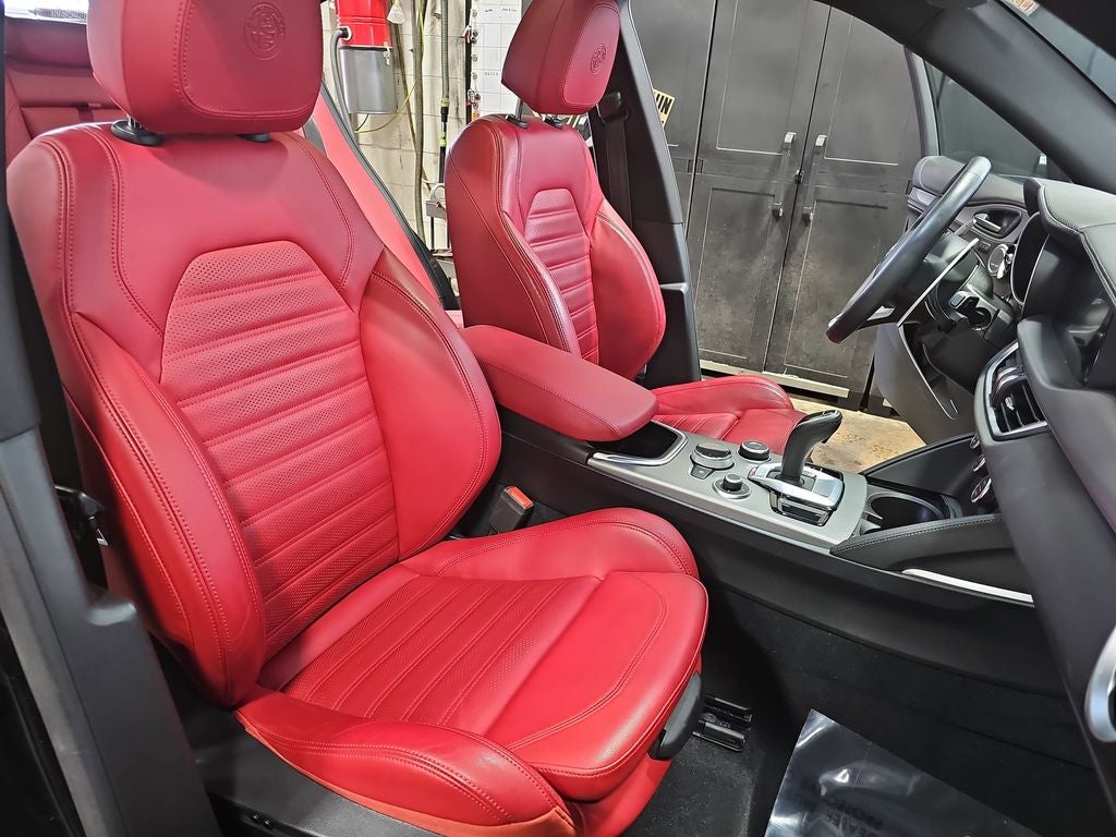 2023 Alfa Romeo Stelvio Veloce