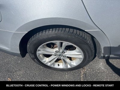 2013 Ford Taurus SEL AWD VERY CLEAN