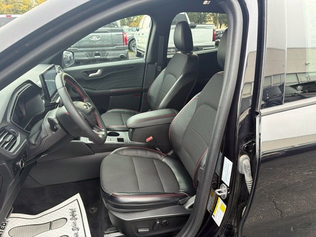 2023 Ford Escape ST-Line LOW MILES