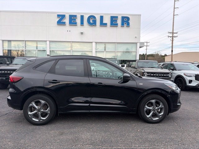 2023 Ford Escape ST-Line LOW MILES
