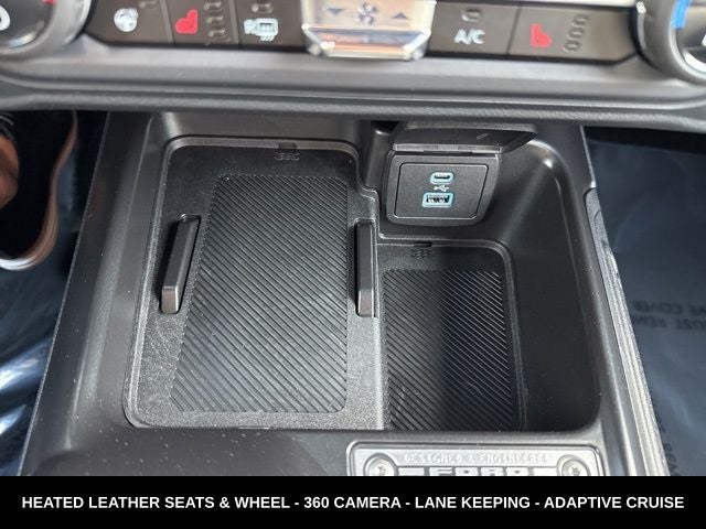 2025 Ford Bronco Outer Banks SOFT TOP