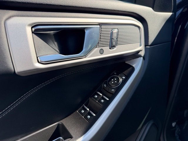 2024 Ford Explorer XLT TWIN PANEL MOONROOF