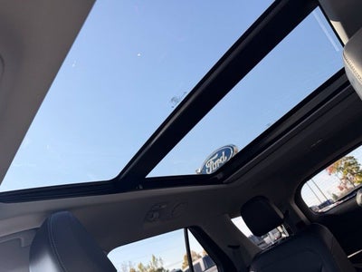 2024 Ford Explorer XLT TWIN PANEL MOONROOF