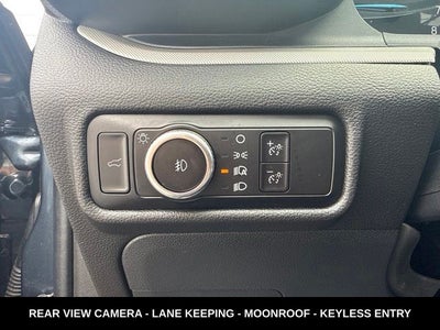 2023 Ford Explorer XLT TWIN PANEL MOONROOF