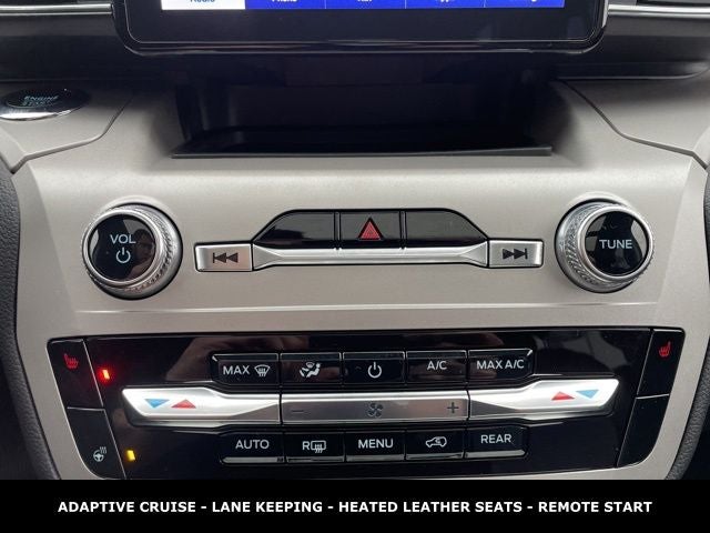 2023 Ford Explorer XLT TWIN PANEL MOONROOF