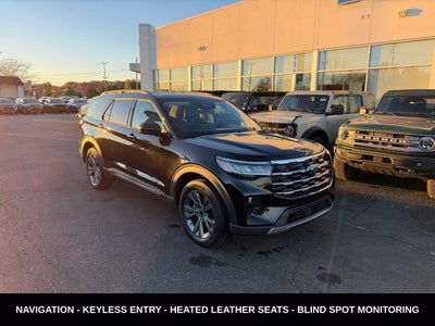 2025 Ford Explorer Active 4WD