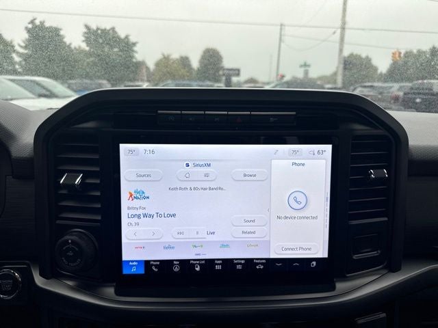 2024 Ford F-150 XLT TWIN PANEL MOONROOF