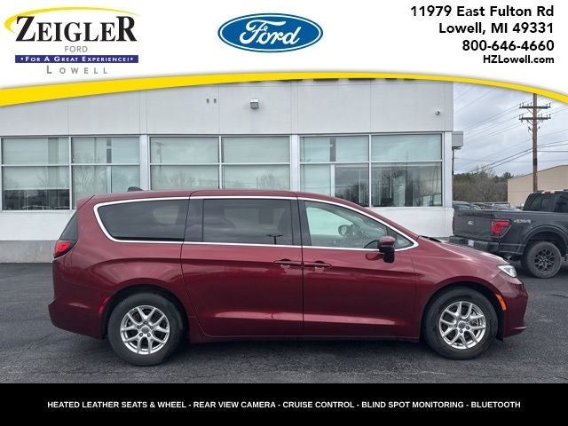 2023 Chrysler Pacifica Touring L HEATED SEATS & STEERING WHEEL
